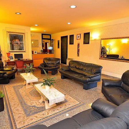 Hotel Amba Alagi Маргера Екстериор снимка