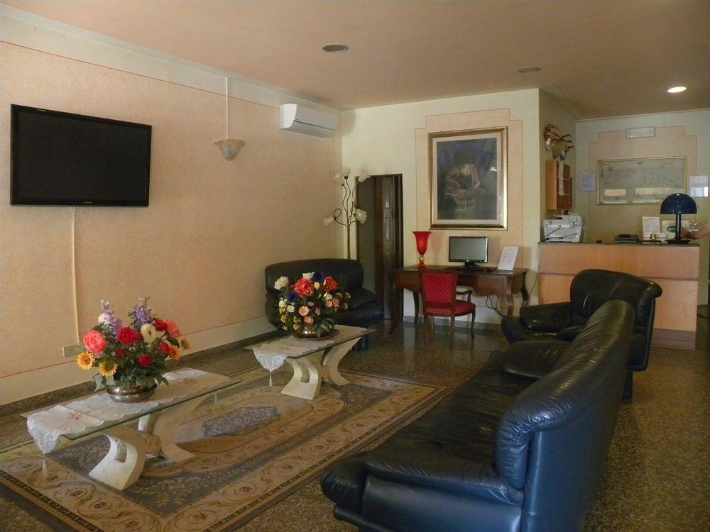 Hotel Amba Alagi Маргера Екстериор снимка