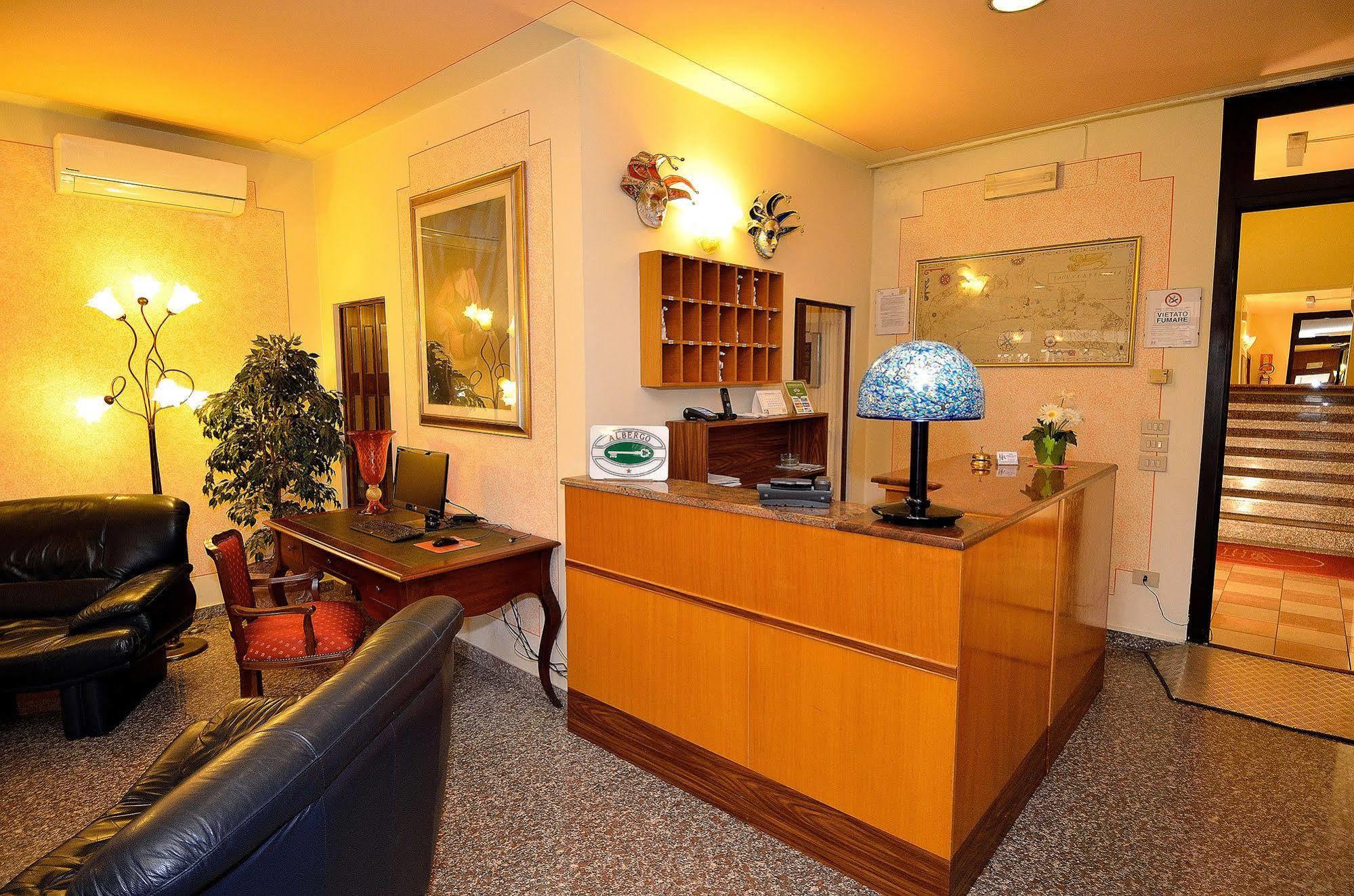 Hotel Amba Alagi Маргера Екстериор снимка