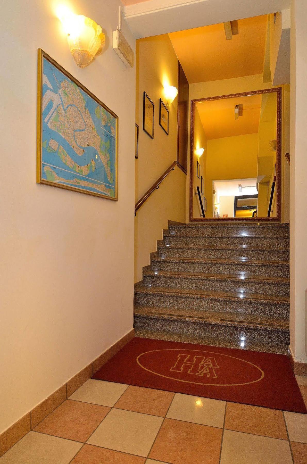 Hotel Amba Alagi Маргера Екстериор снимка